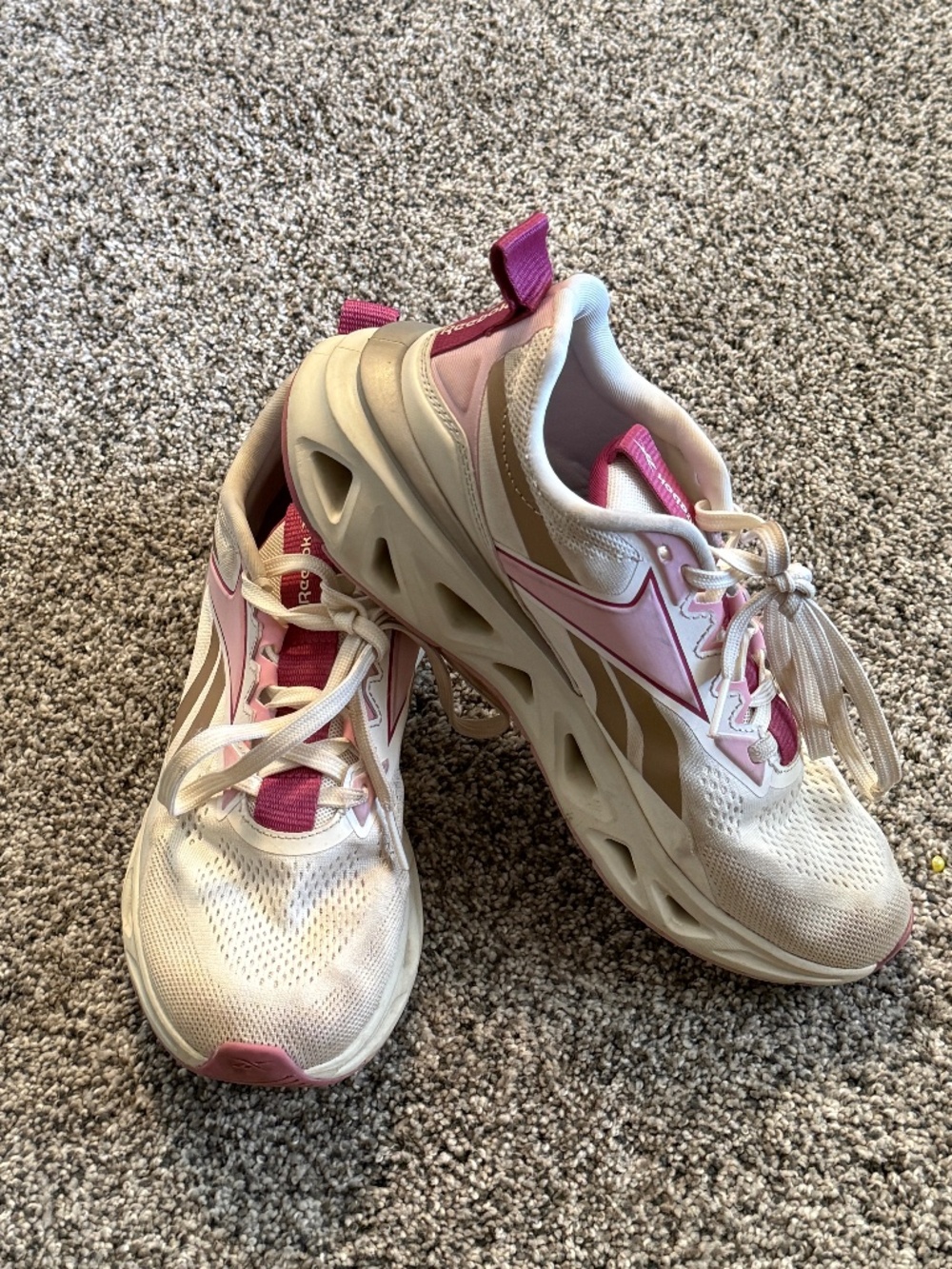 Reebok Women's Athletic mesh Running tennis Shoes Pink Cream Gold sneakers sz 8